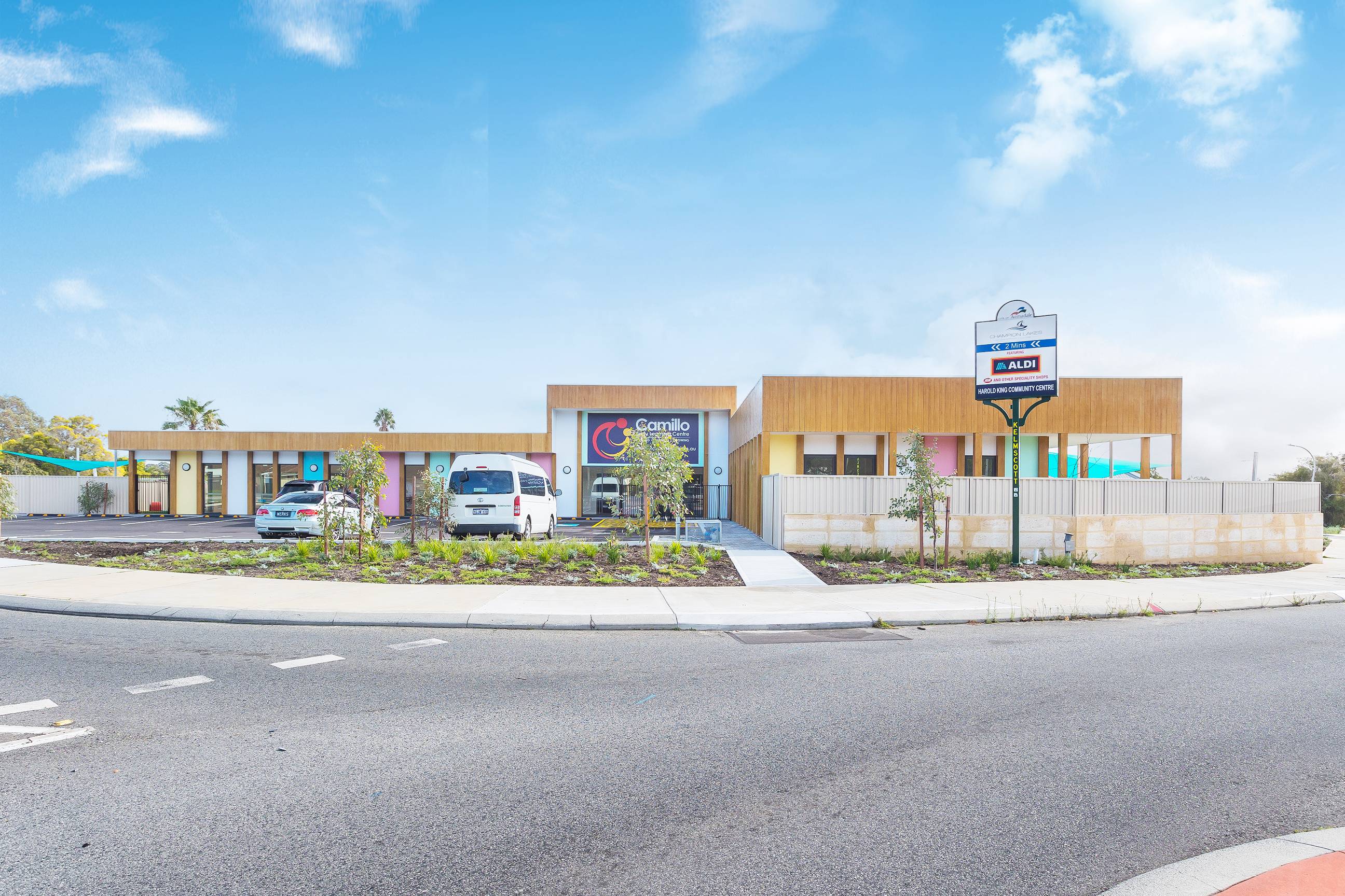 9 Westfield Road, Camillo WA 6111